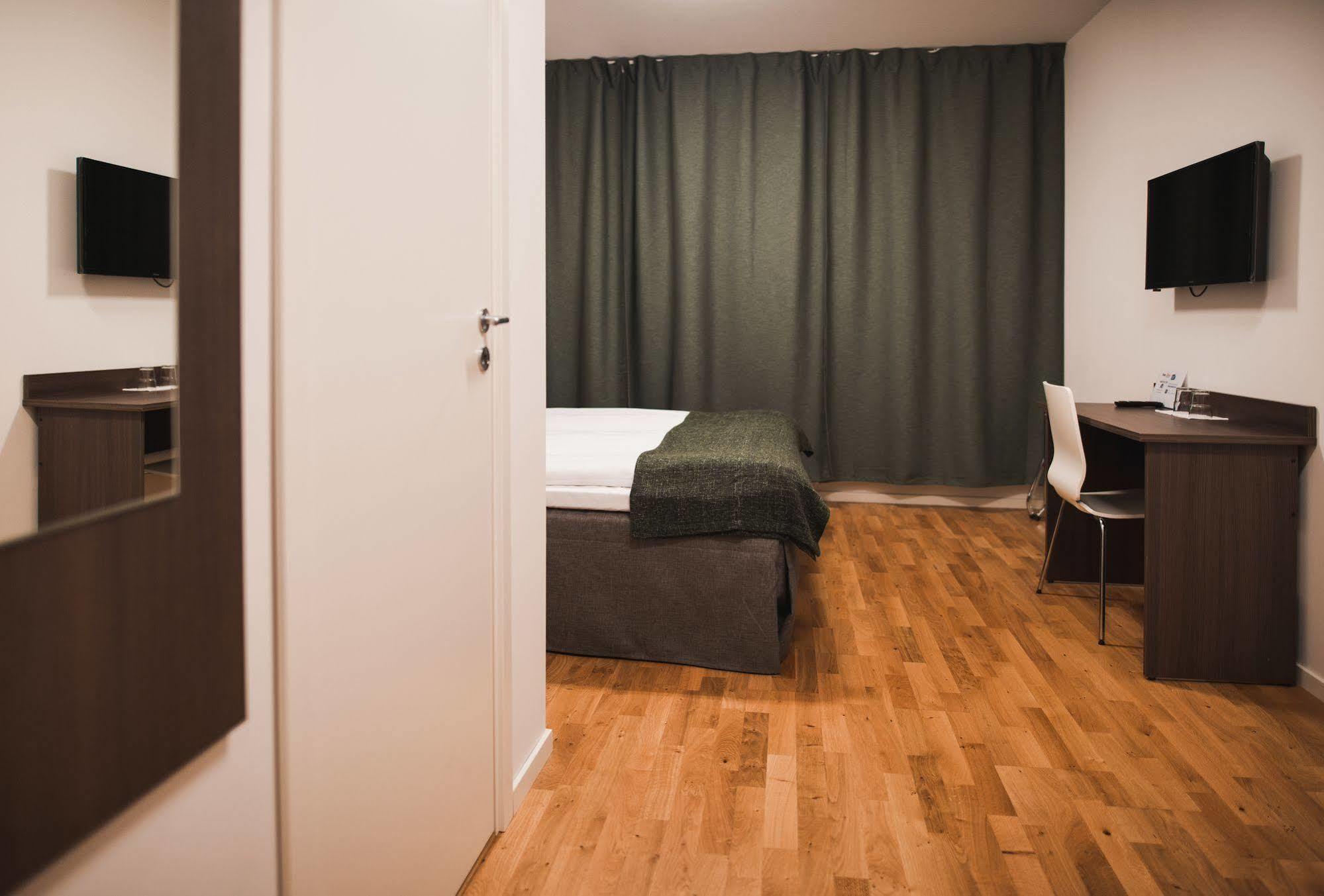 Stay Xtra Hotel Kista Stockholm Exterior foto